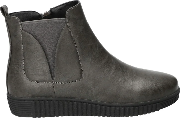 Easy Street Women's Wyatt Chelsea Boots - Image 2