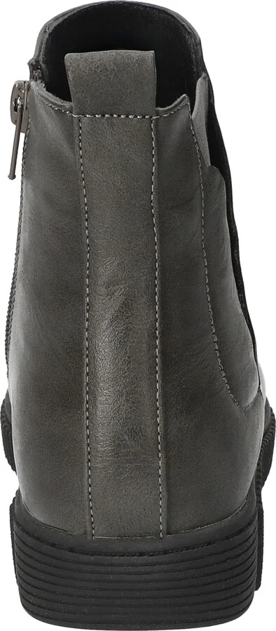 Easy Street Women's Wyatt Chelsea Boots - Image 3