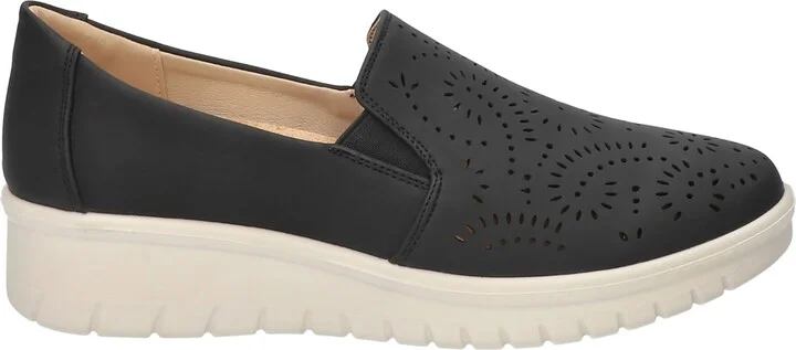 Easy Street Women's Ying Comfort Slip-On Flats - Image 2