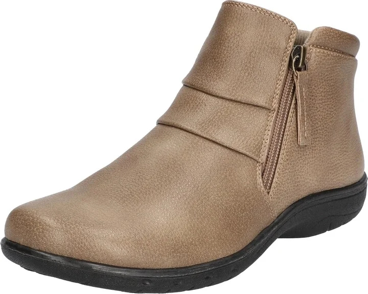 Easy Street Women's Zozo Ankle Boot