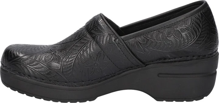 Easy Works by Easy Street Women's Lead Slip Resistant Clogs - Image 11