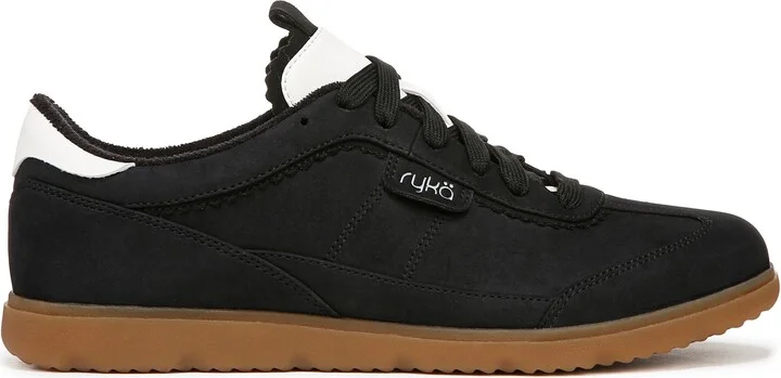 Effortless Low Top Sneaker - Image 3