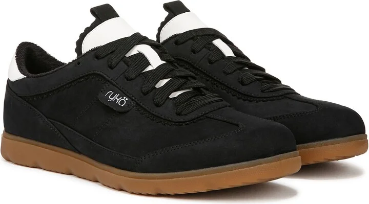 Effortless Low Top Sneaker - Image 9