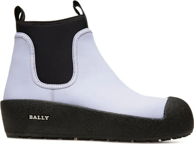 elastic-insert Chelsea boots