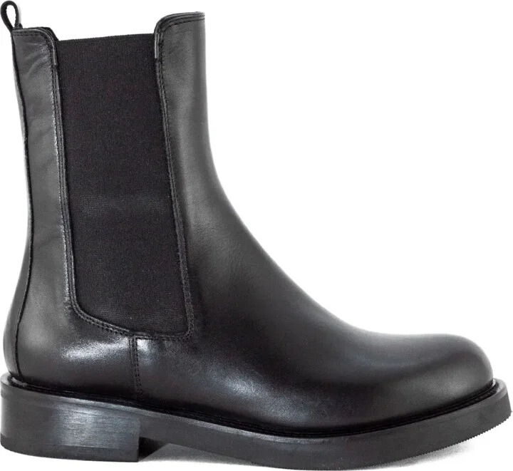 Elastic-Insert Chelsea Boots