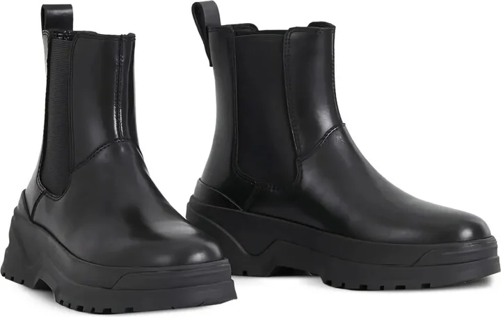 Elastic-Panel Boots