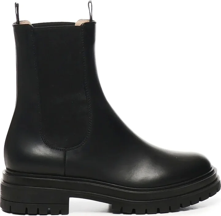 Elastic-Panel Boots