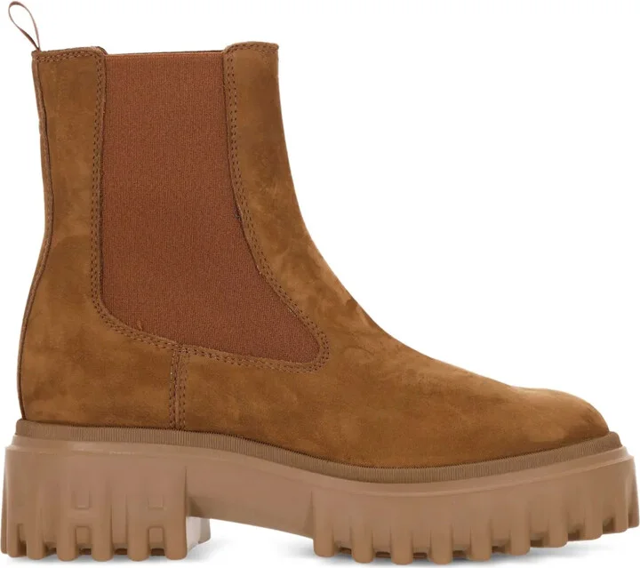 Elastic-Panel Platform Boots