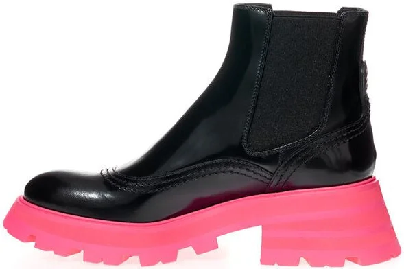 Elegant Black Leather Women's Boots - Image 2