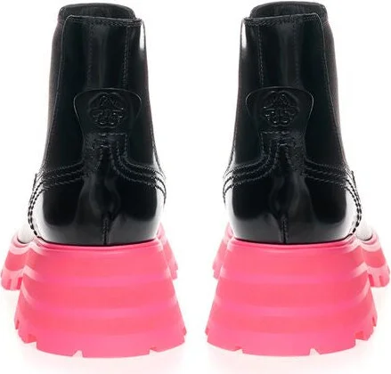 Elegant Black Leather Women's Boots - Image 5