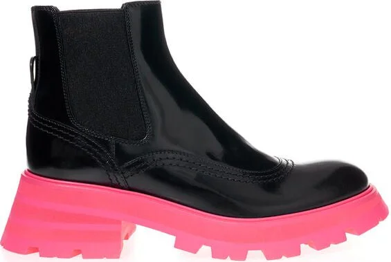 Elegant Black Leather Women's Boots