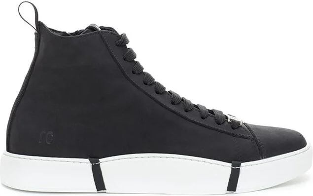 Elegant Suede Sneakers in Chic Women's