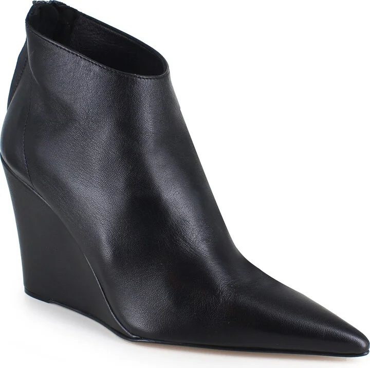Elina Pointed Toe Bootie