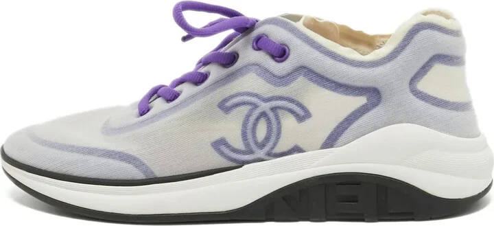embossed CC-logo sneakers