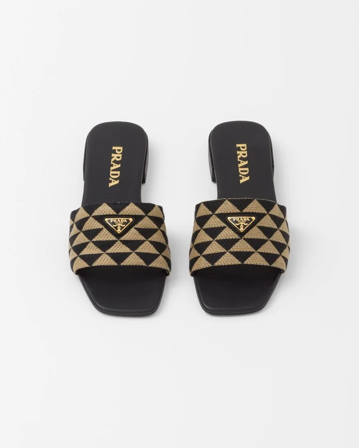 Embroidered fabric slides - Image 4
