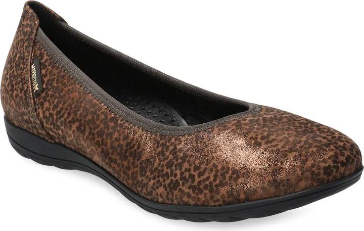 Emilie Flat