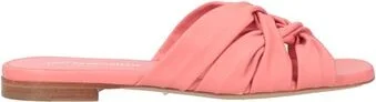 Salmon pink