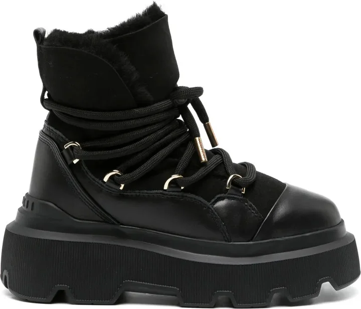 Endurance Trekking lace-up boots