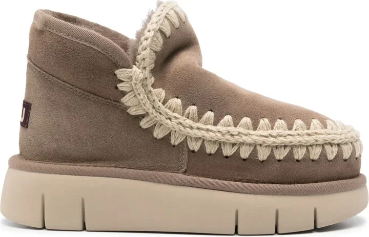 Eskimo Bounce boots