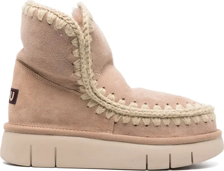 Eskimo suede boots