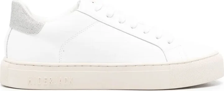 Essence Cloud sneakers