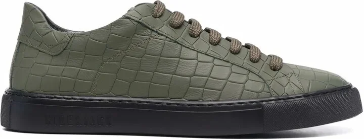 Essence Croco sneakers