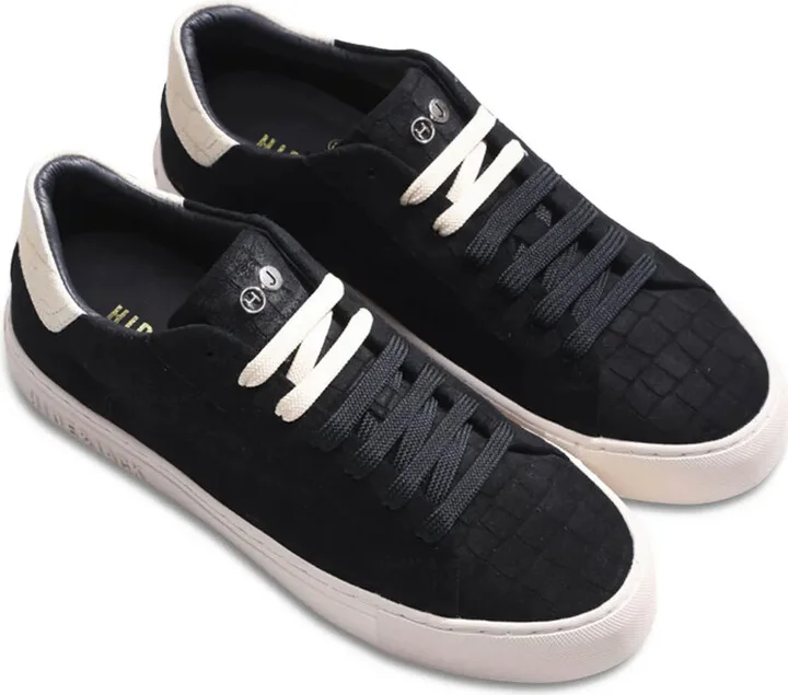 Essence quilted low-top sneakers