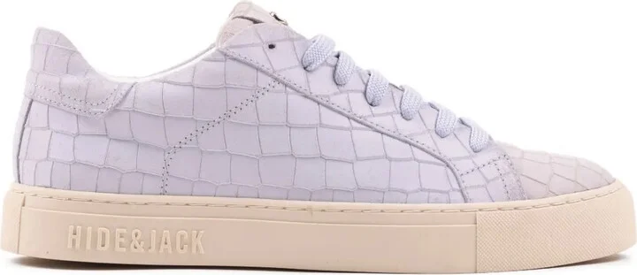 Essence sneakers