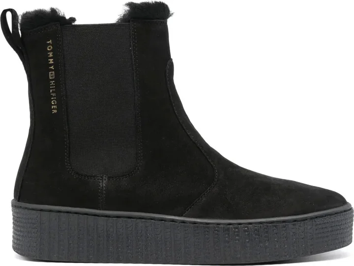 Essential Chelsea suede boots