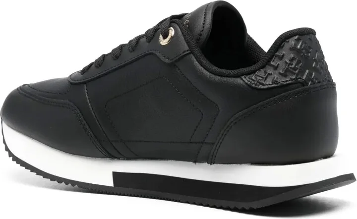 Essential sneakers - Image 3