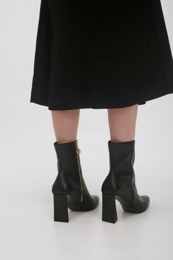 Ether Whipstitch Short Boot In Colour Black Size 35 - Image 5