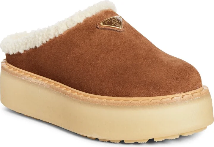 Evolve Genuine Shearling Clog