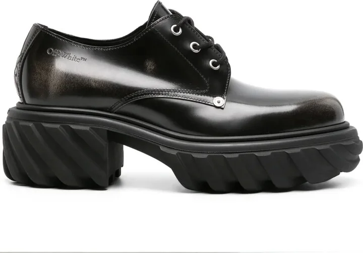 Exploration patent leather derby shoes