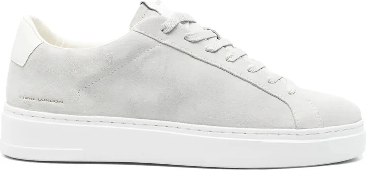 Extralight sneakers