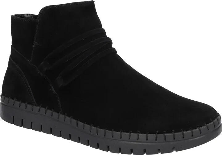 Falynn Womens Suede Lugged Sole Booties