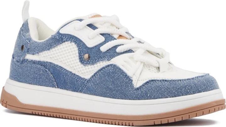 Famous Low Top Sneaker