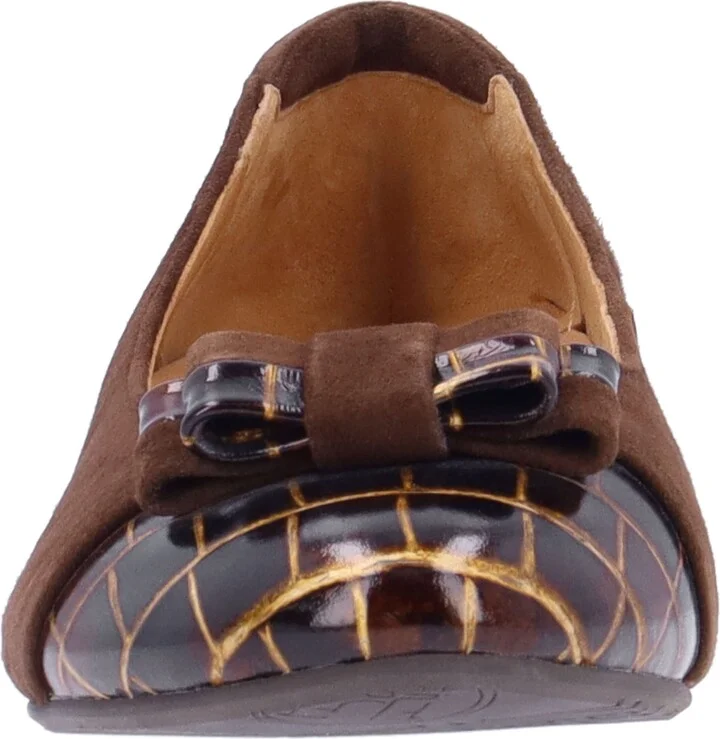 Farida Cap Toe Pump - Image 4