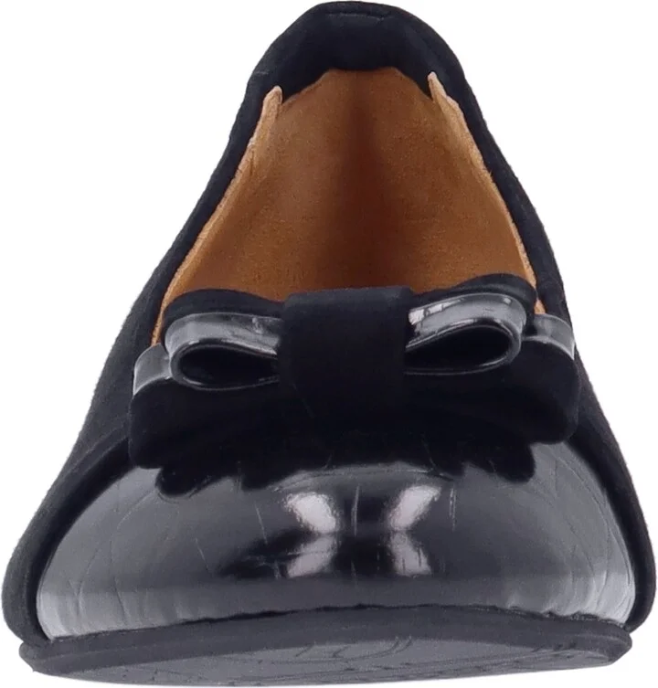 Farida Cap Toe Pump - Image 11