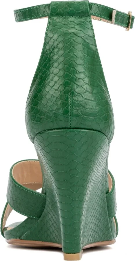 Fashion To Figure Women's Marcie Wide Width Heels Sandals - Image 4