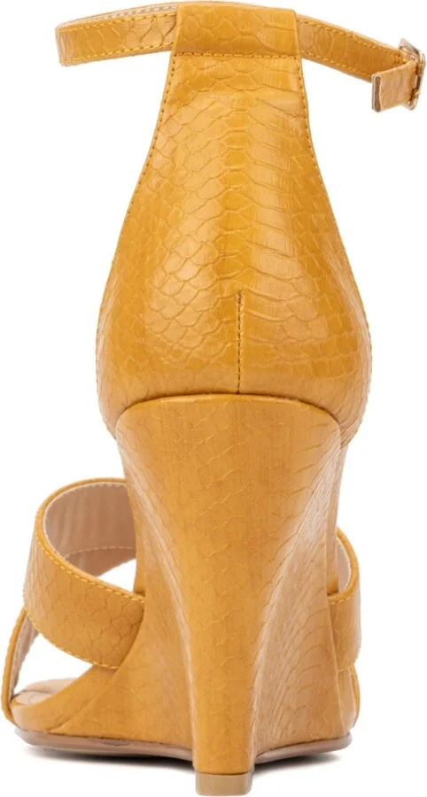 Fashion To Figure Women's Marcie Wide Width Heels Sandals - Image 7