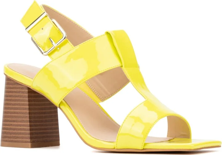Fashion To Figure Women's Toni Wide Width Heels Sandals