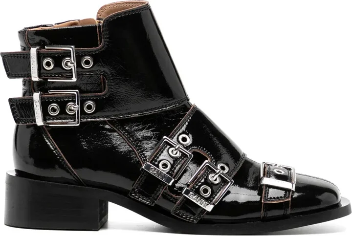 Feminine boots
