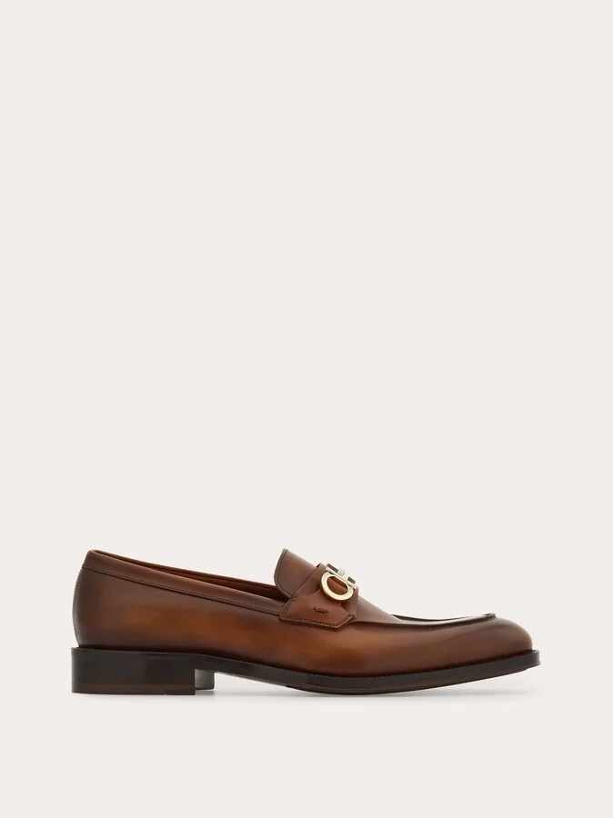 Ferragamo Men Gancini buckle loafer Beige