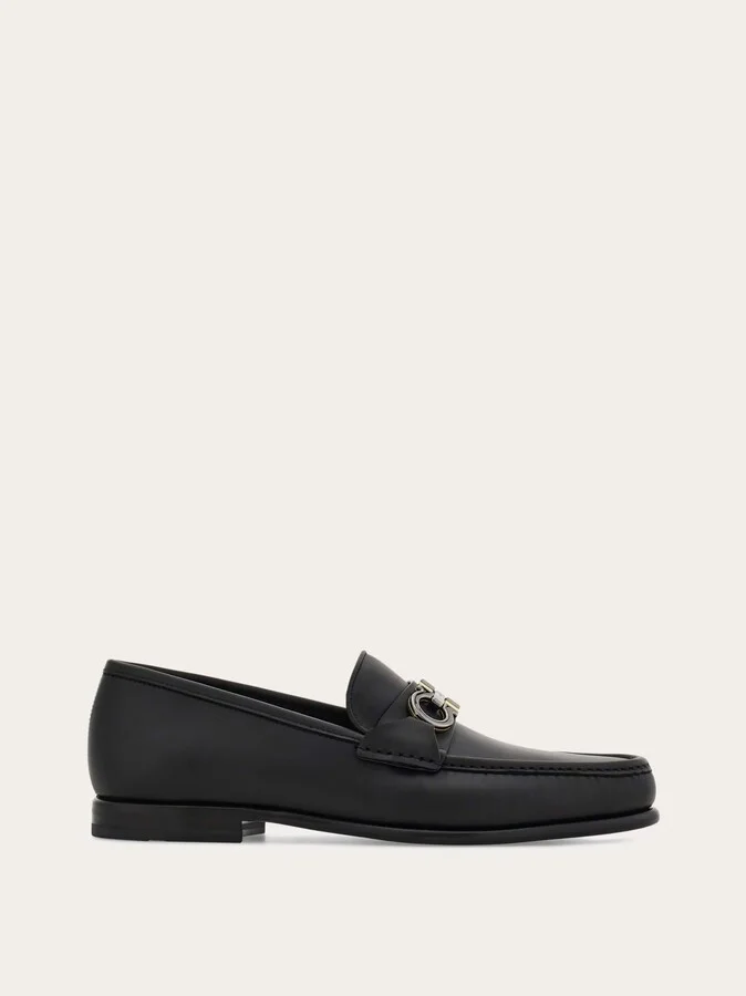 Ferragamo Men Gancini buckle loafer Black