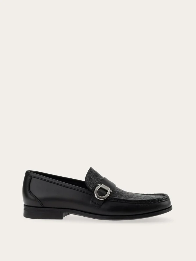 Ferragamo Men Loafer with Gancini ornament Black