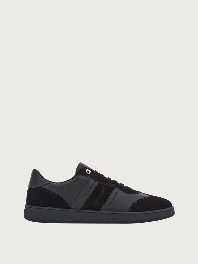 Ferragamo Men Low top sneaker with signature Black