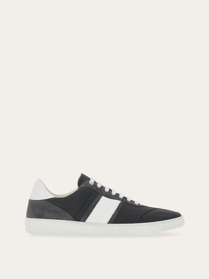 Ferragamo Men Low top sneaker with signature Grey