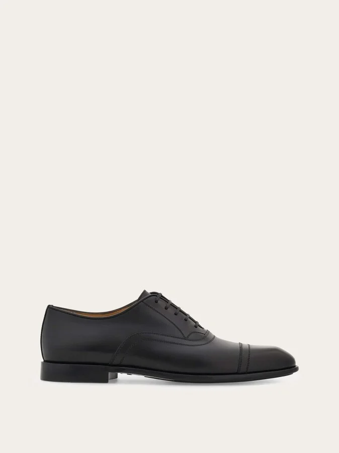 Ferragamo Men Oxford with toe cap Black