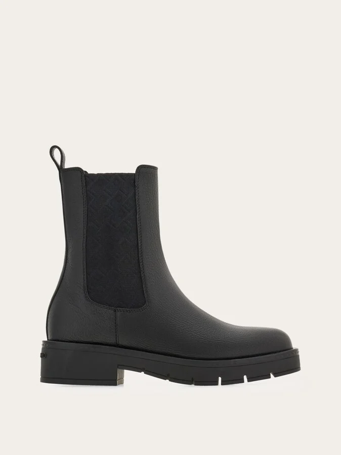 Ferragamo Women Chelsea boot Black