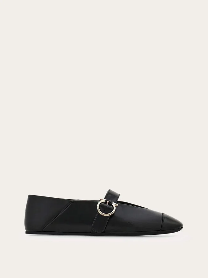 Ferragamo Women Gancini ballet flat Black